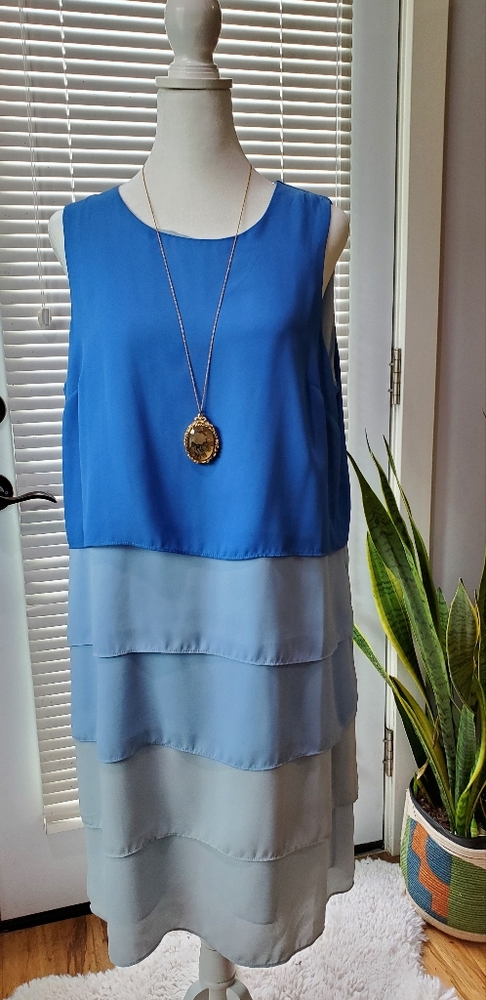 Vince Camuto blue ombre layered dress size 12